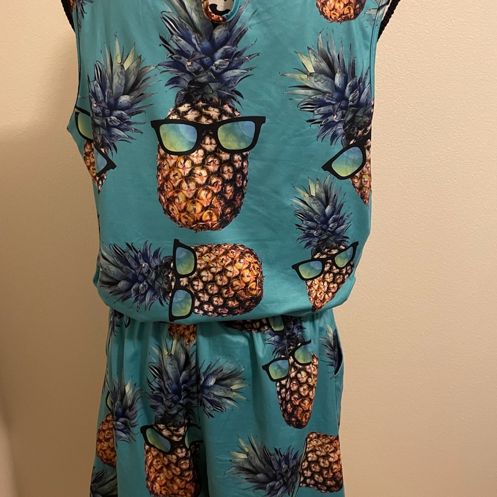Women’s L Pineapple Romper